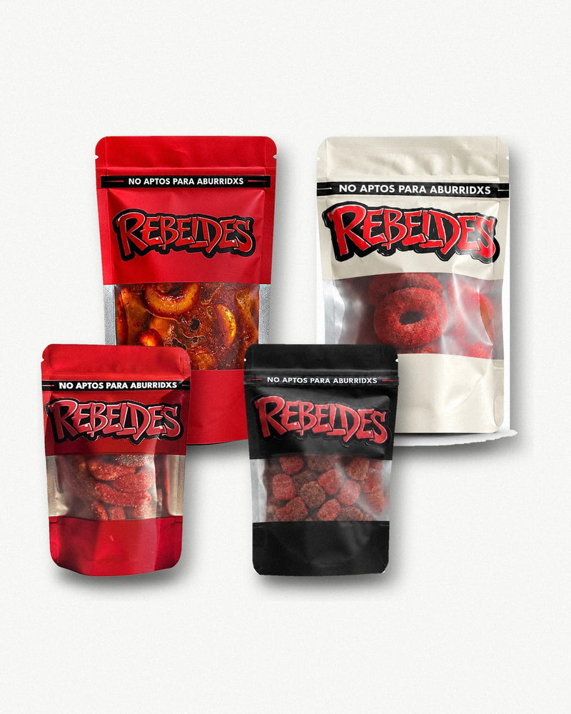 Combo Oficinero Rebeldes 470 g: Enchilada 85 g, Ositos enchiahogados 120 g, Aros de durazno y manzana verde 100 g y Ahogada 165 g